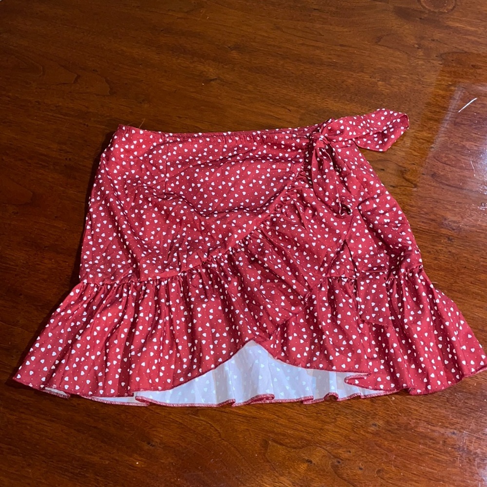NEW Women’s Skirt size Medium NEW